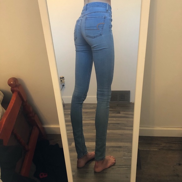 Light wash American eagle jeans - Picture 2 of 2